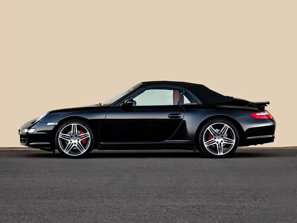 Porsche 911 Carrera 4 Cabriolet