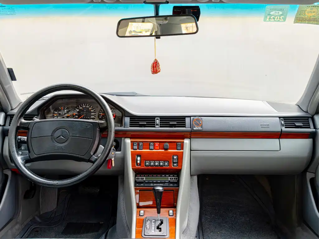 Mercedes-Benz E-Class (Import) 1993 E 300