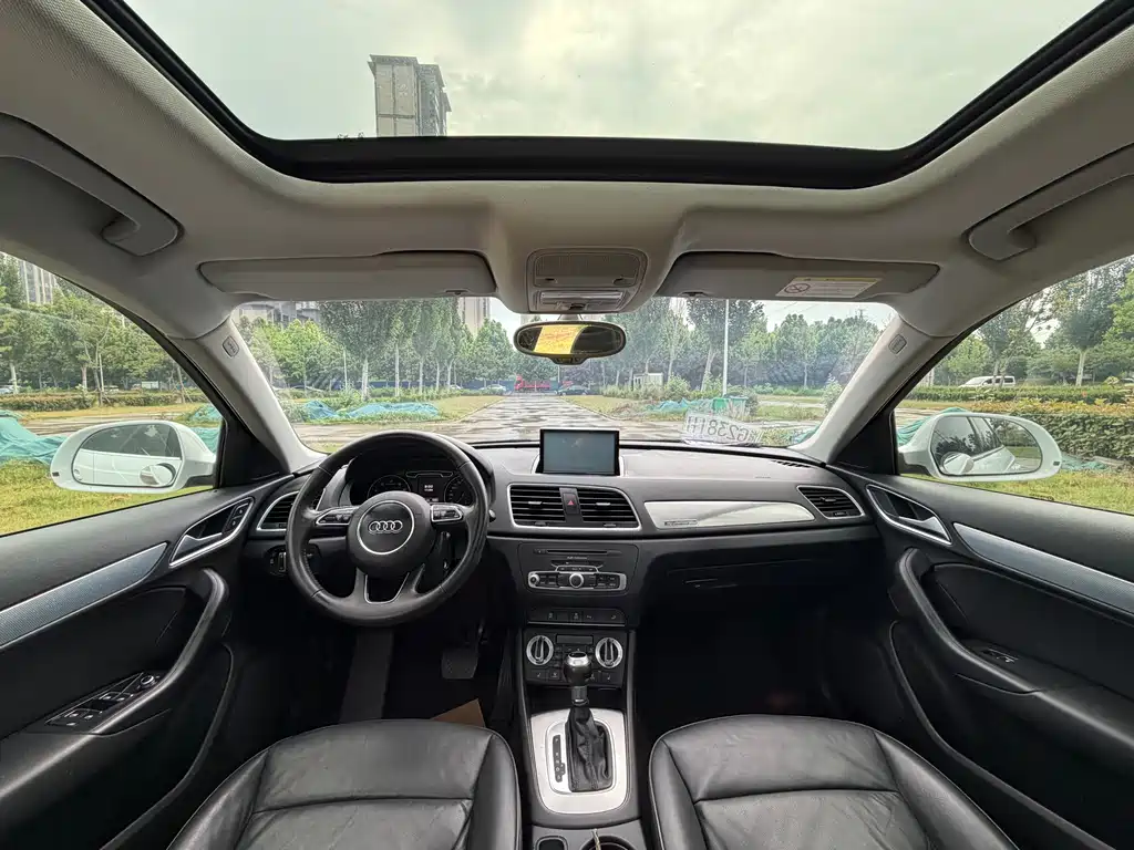 Audi Q3 2015 35 TFSI quattro Technik