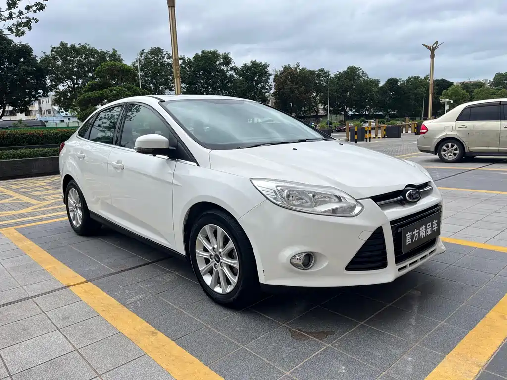 Focus 2015 Sedan 1.6L Automatic Fashion