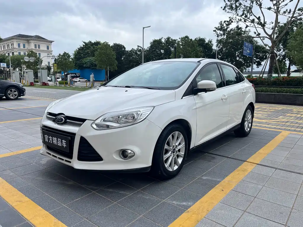 Focus 2015 Sedan 1.6L Automatic Fashion