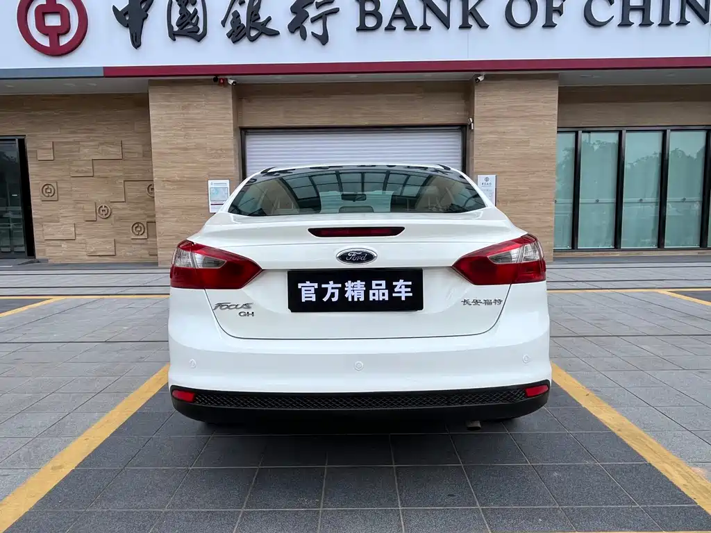 Focus 2015 Sedan 1.6L Automatic Fashion