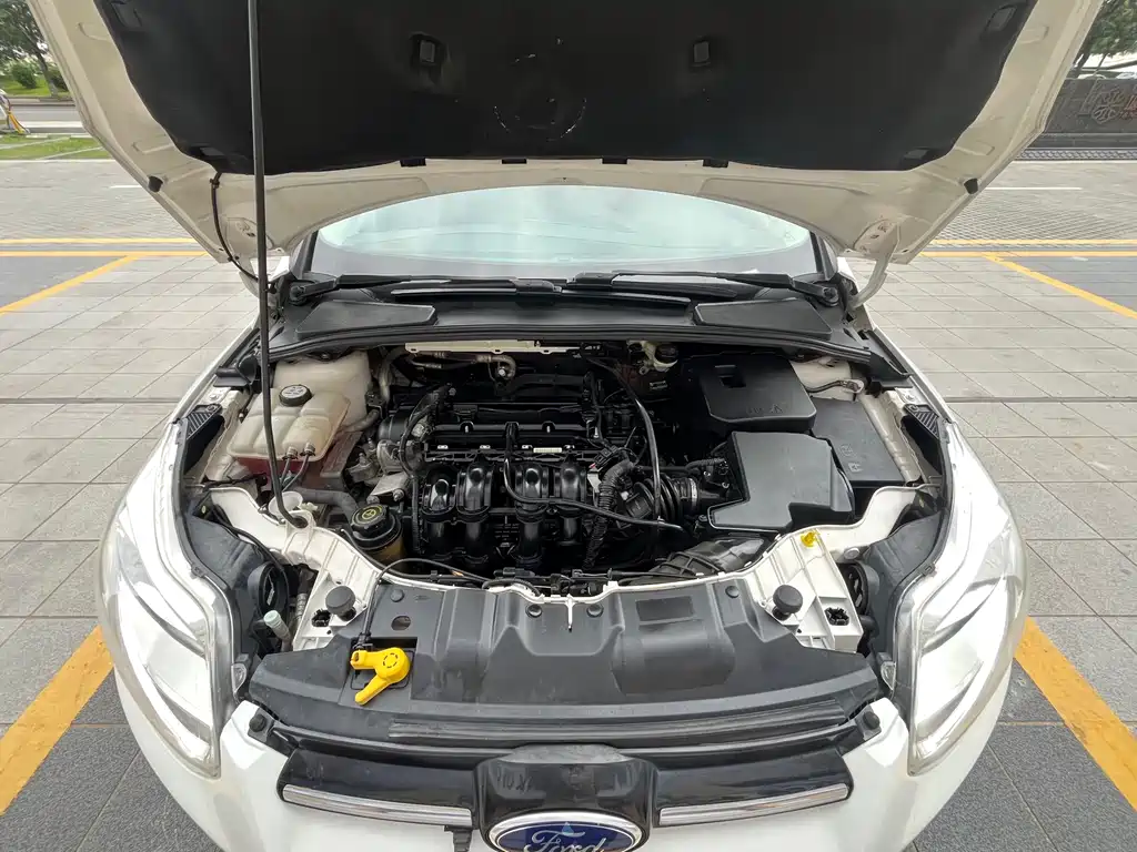 Focus 2015 Sedan 1.6L Automatic Fashion