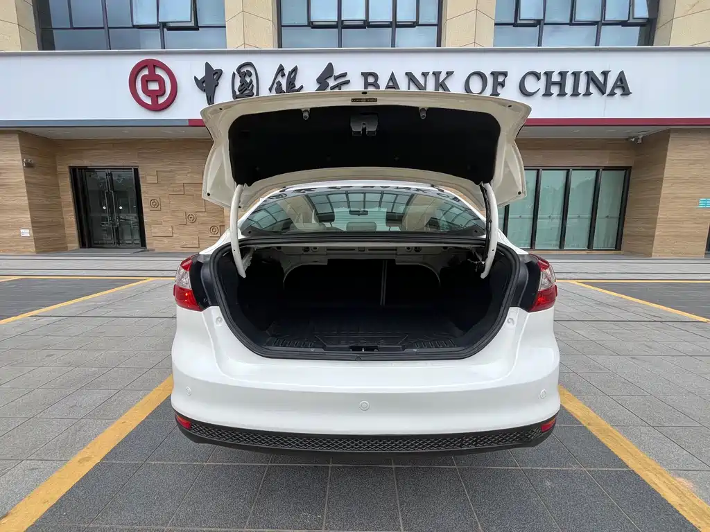 Focus 2015 Sedan 1.6L Automatic Fashion