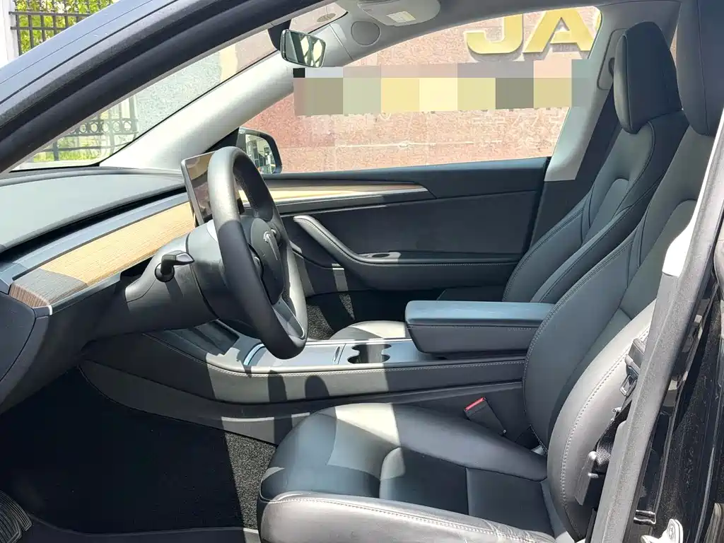 Tesla Model Y 2023 RWD
