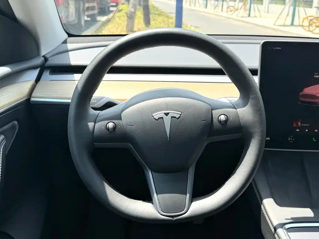 Tesla Model Y 2023 RWD