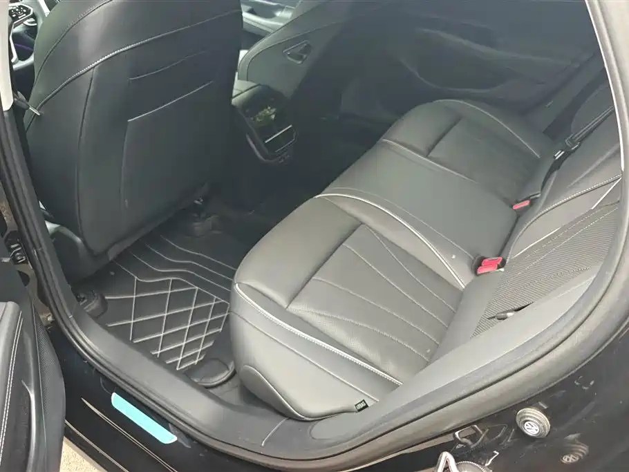 Volkswagen Passat Pro 2025 380TSI Longzun Edition