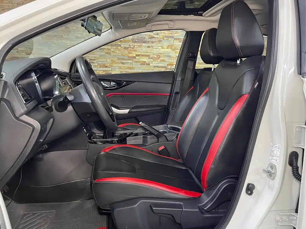 Venucia D60 2019 model 100,000 Glory 1.6L XL Manual Chenkuo Edition China V