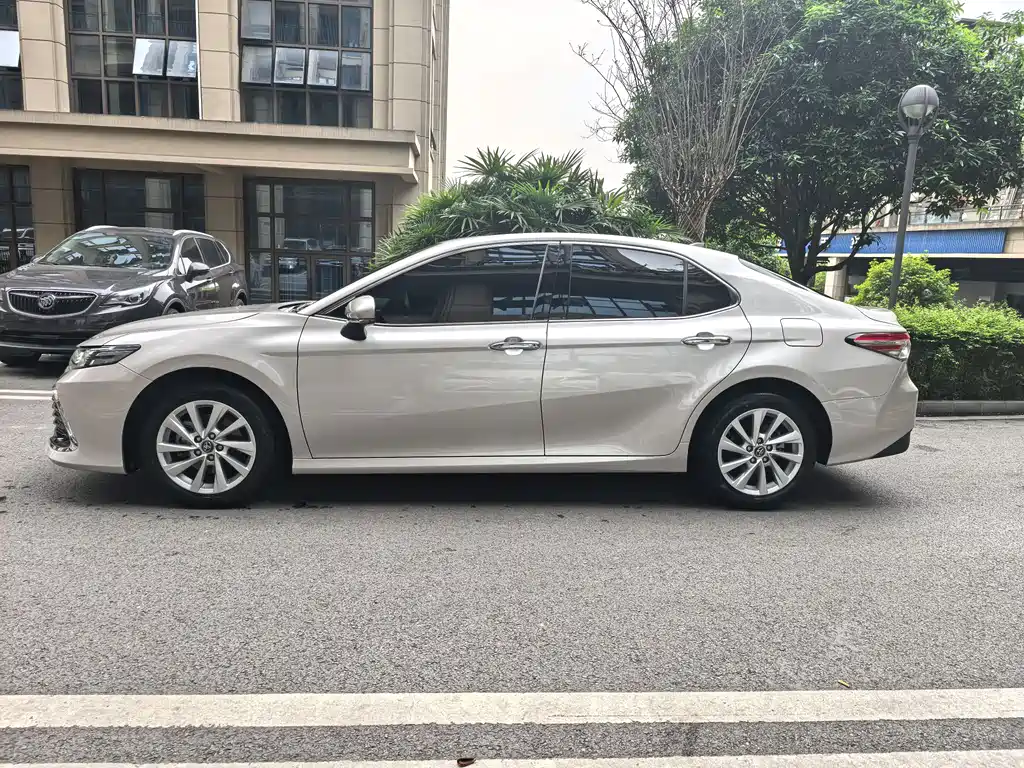 Camry 2021 2.0G Luxury Edition