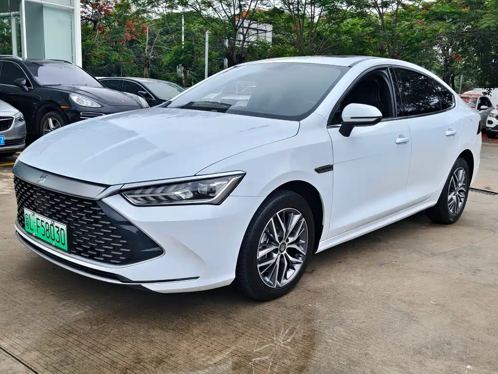 BYD Qin PLUS 2021 DM-i 120KM Premium Edition