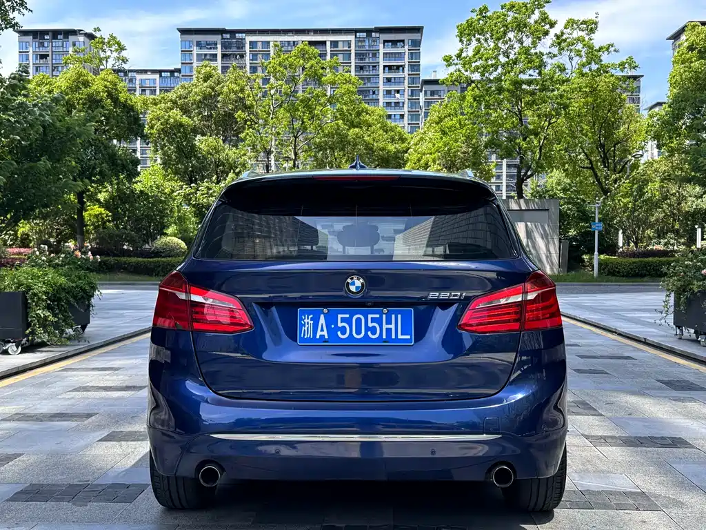 BMW 2 Series Active Tourer 2014 220i Luxury Design Package