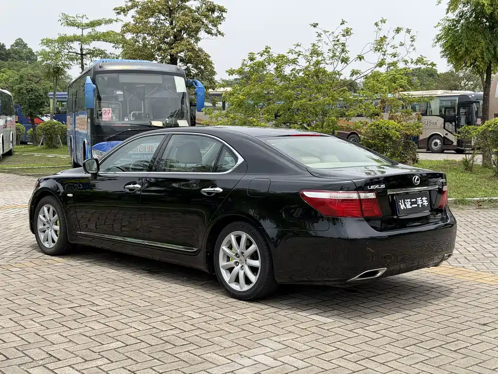 Lexus LS 2006 460L