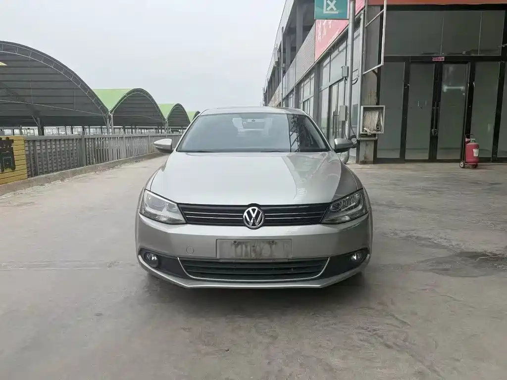 Volkswagen Sagitar 2014 Facelift 1.6L Automatic Comfort Edition