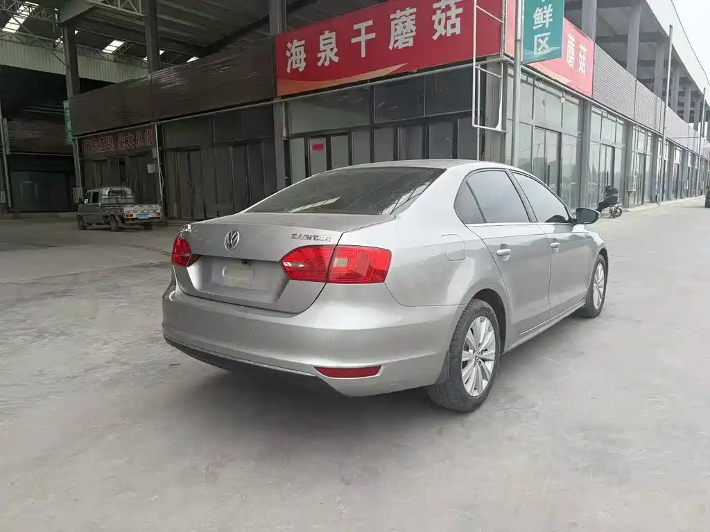 Volkswagen Sagitar 2014 Facelift 1.6L Automatic Comfort Edition