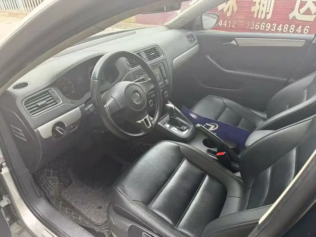Volkswagen Sagitar 2014 Facelift 1.6L Automatic Comfort Edition