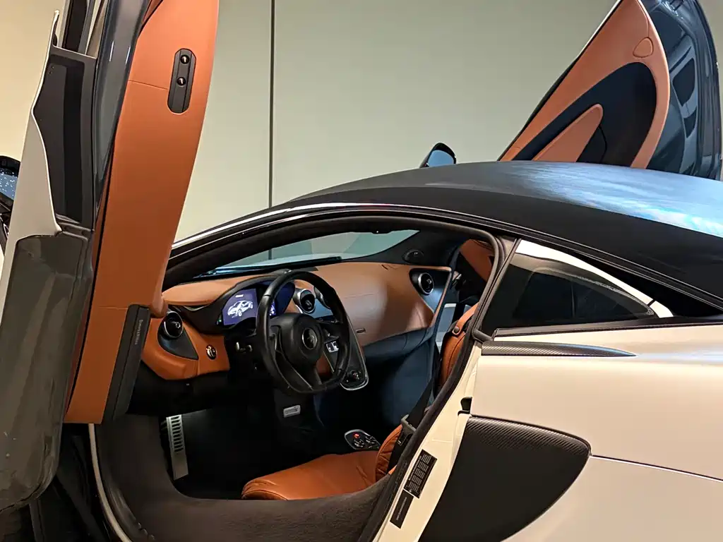 McLaren 570S 2015 model 3.8T Coupe