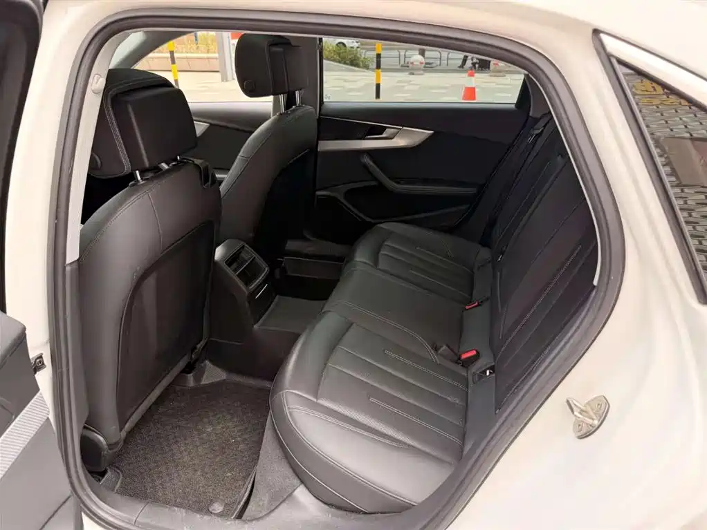 Audi A4L 2020 40 TFSI Fashion Elegant