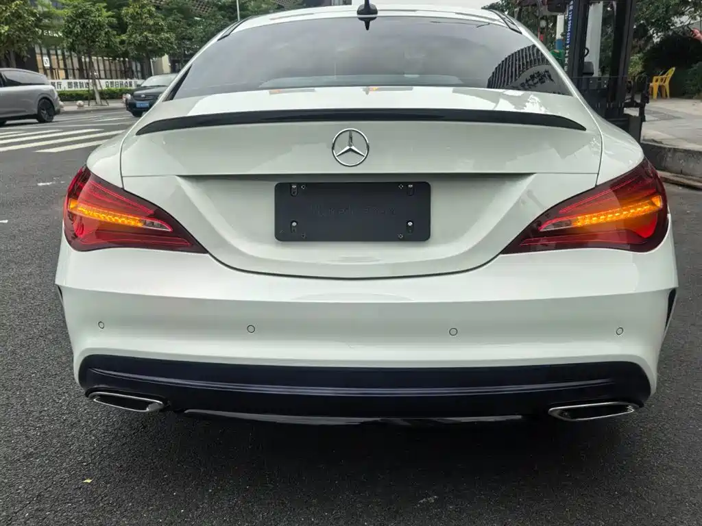 Mercedes-Benz CLA 200 Fashion Edition