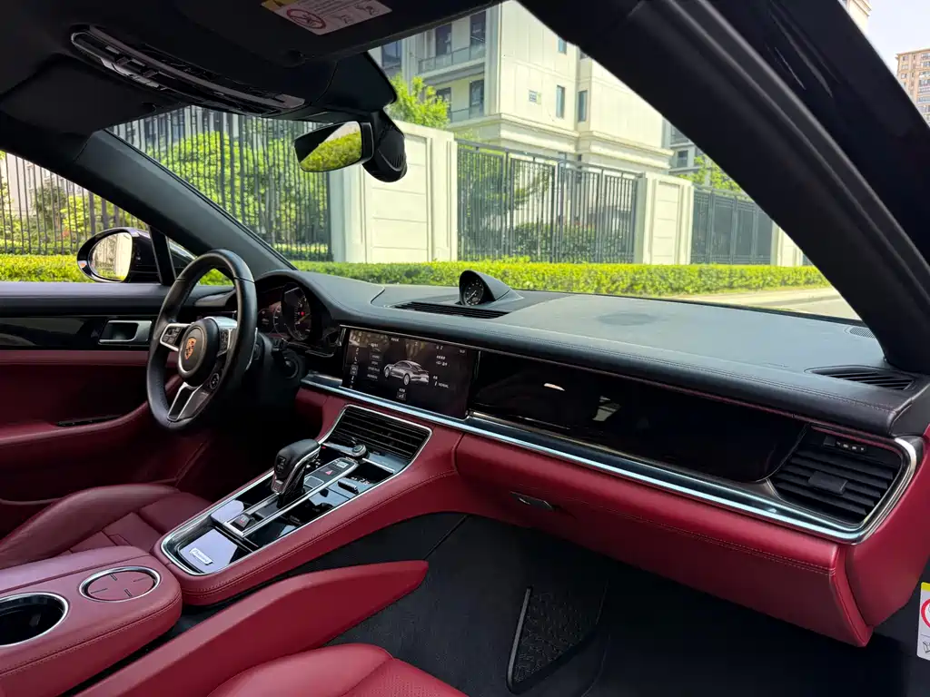 Porsche Panamera 4 E-Hybrid