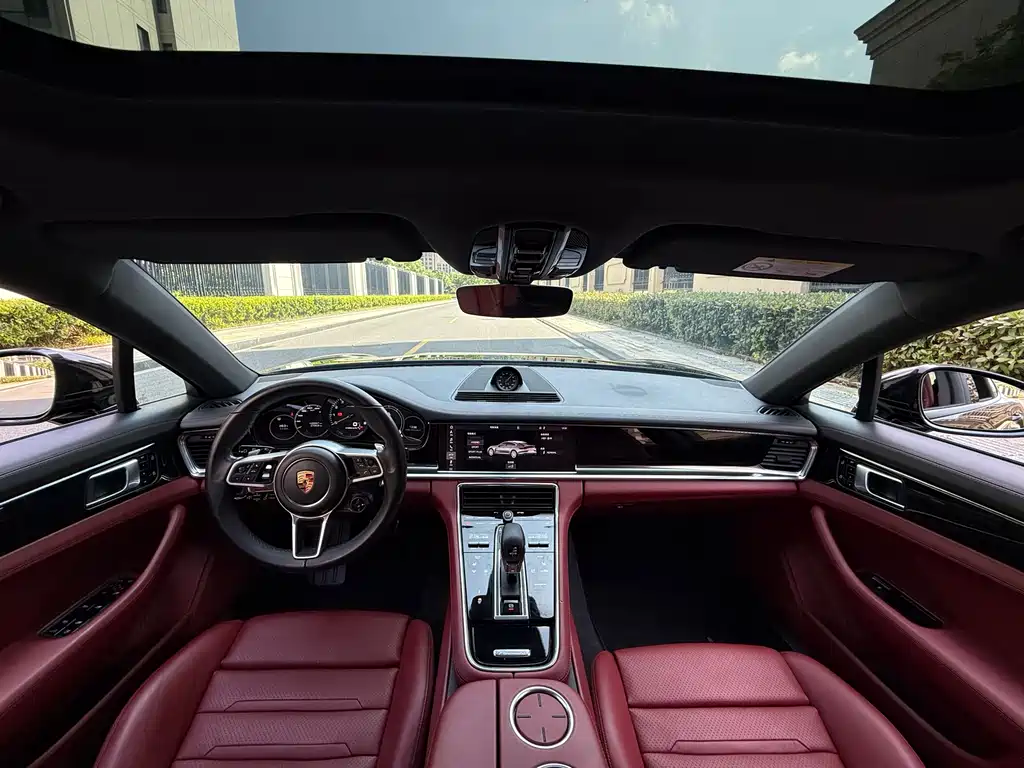 Porsche Panamera 4 E-Hybrid