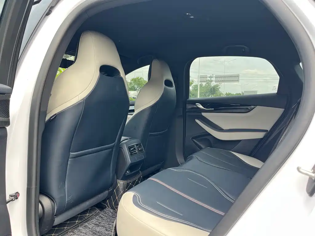 BYD Qin PLUS 2021 DM-i 120KM Noble Edition