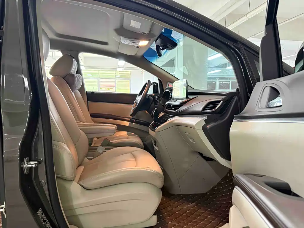 Buick GL8 2021 Land Business Class 652T Comfort Edition