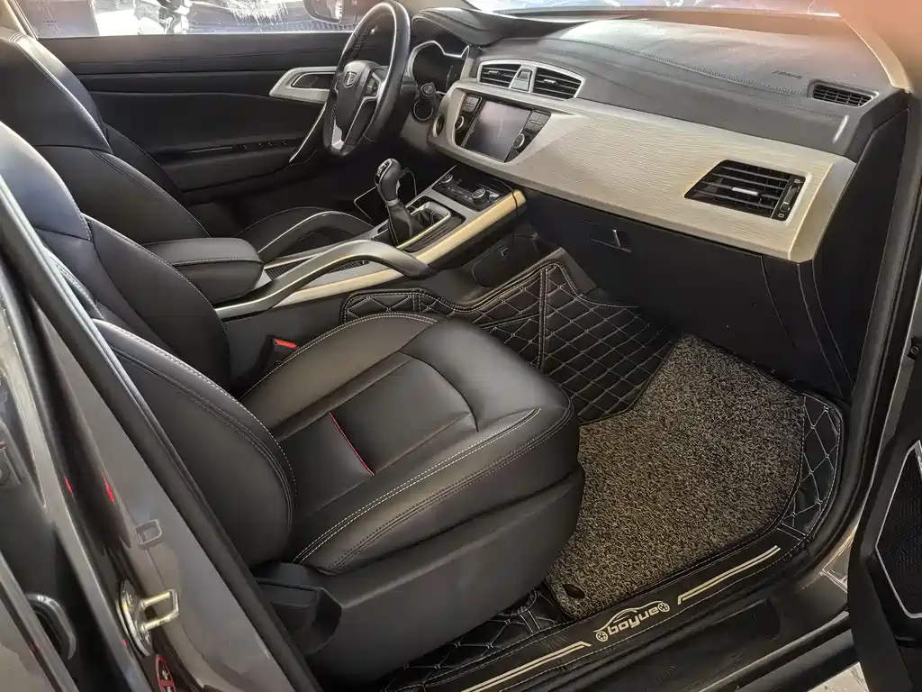 Geely Boyue 2018 2.0L Manual 2WD Zhiya Edition