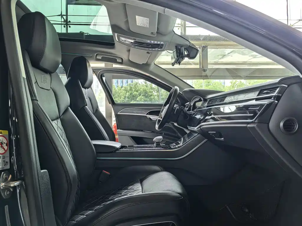 Audi A8L 2021 50 TFSI quattro Comfort