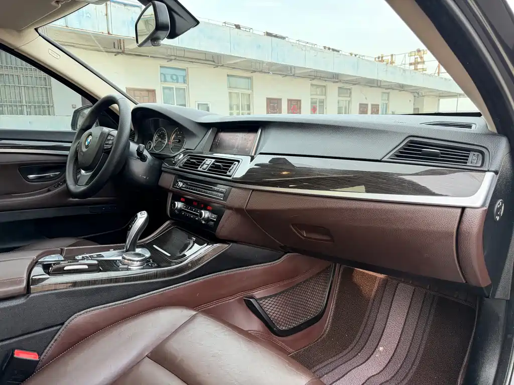 BMW 5 Series 2014 525Li Luxury Design Edition