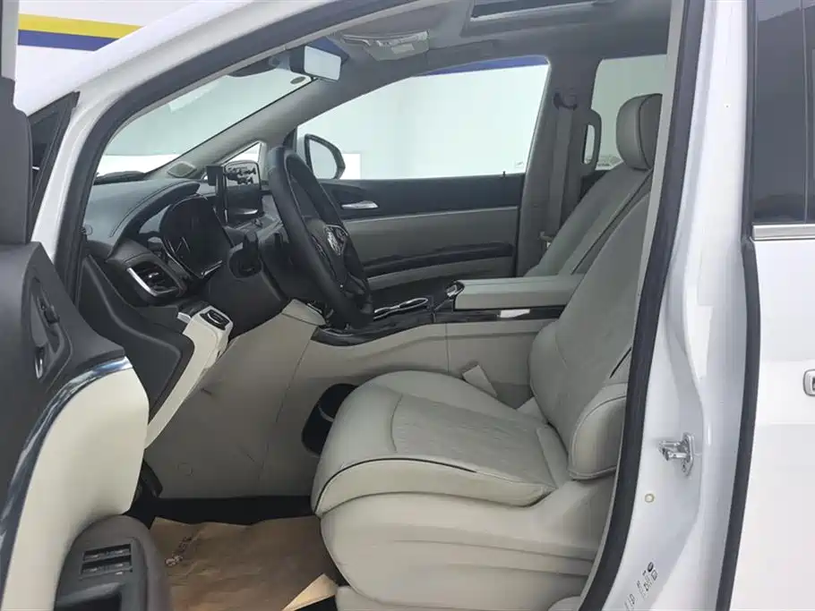 Buick GL8 2021 Land Business Class 652T Smart Luxury