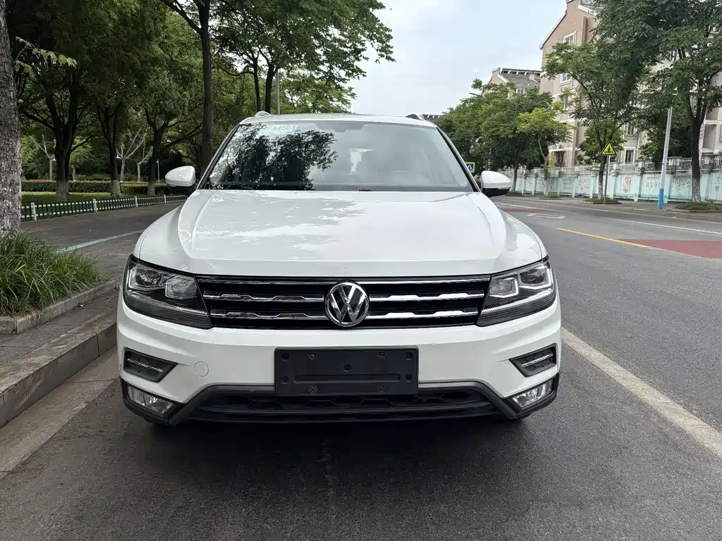 Volkswagen Tiguan L 2018 330TSI Automatic FWD Luxury Edition