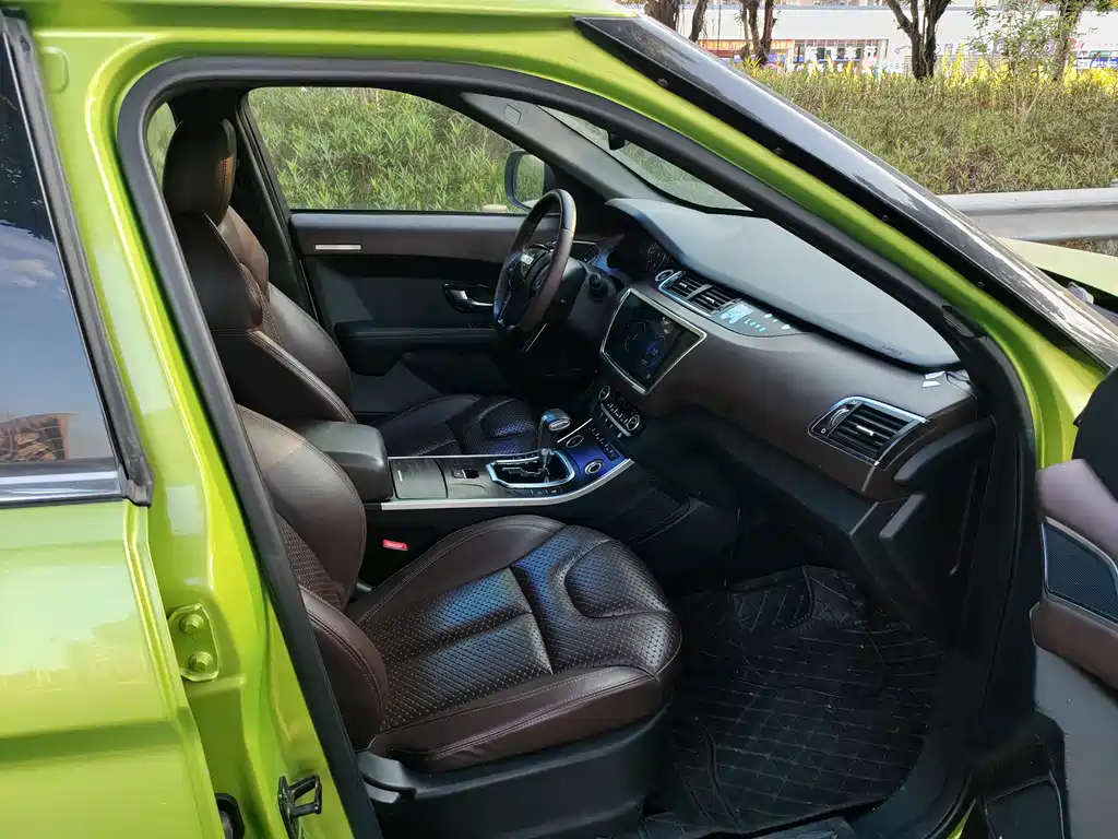 Landwind X7 2015 2.0T Panoramic Prestige Edition