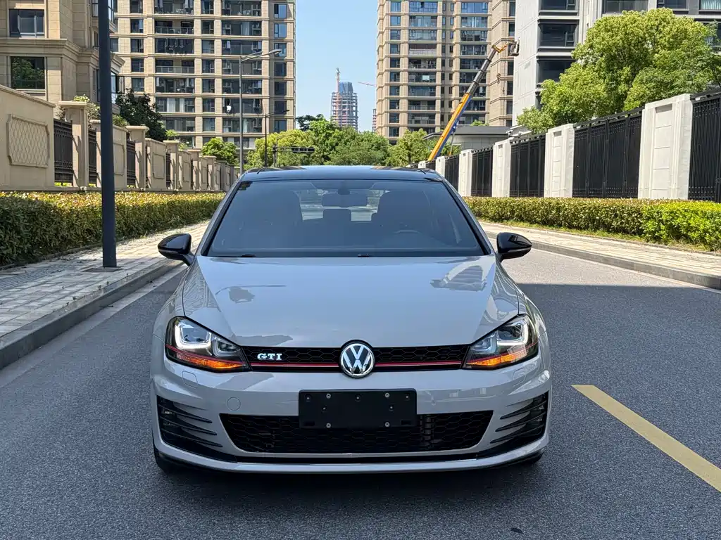 Volkswagen Golf GTI 2016 2.0 TSI