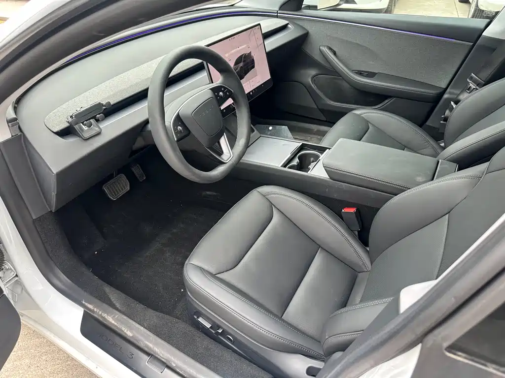 Tesla Model 3 2025 Rear-Wheel Drive