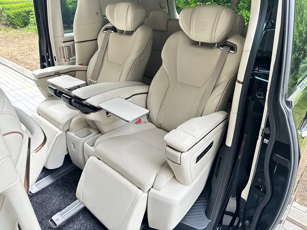 Lexus LM 2023 500h 6-Seater Prestige Edition