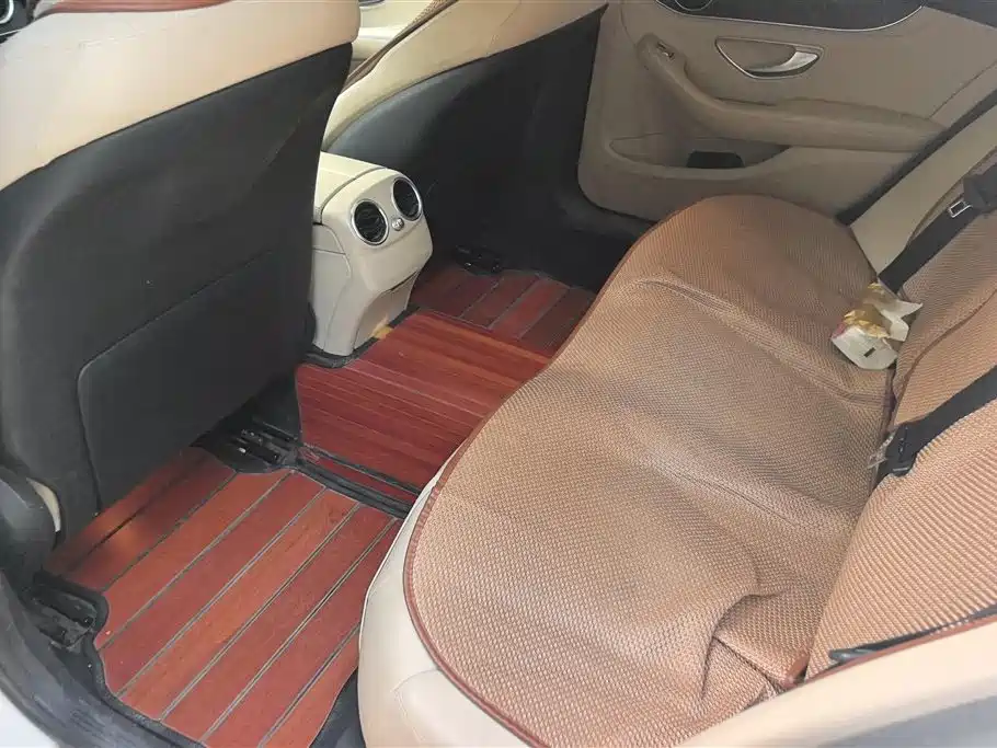2015 Mercedes-Benz C 200 L Sport