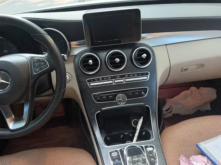 2015 Mercedes-Benz C 200 L Sport