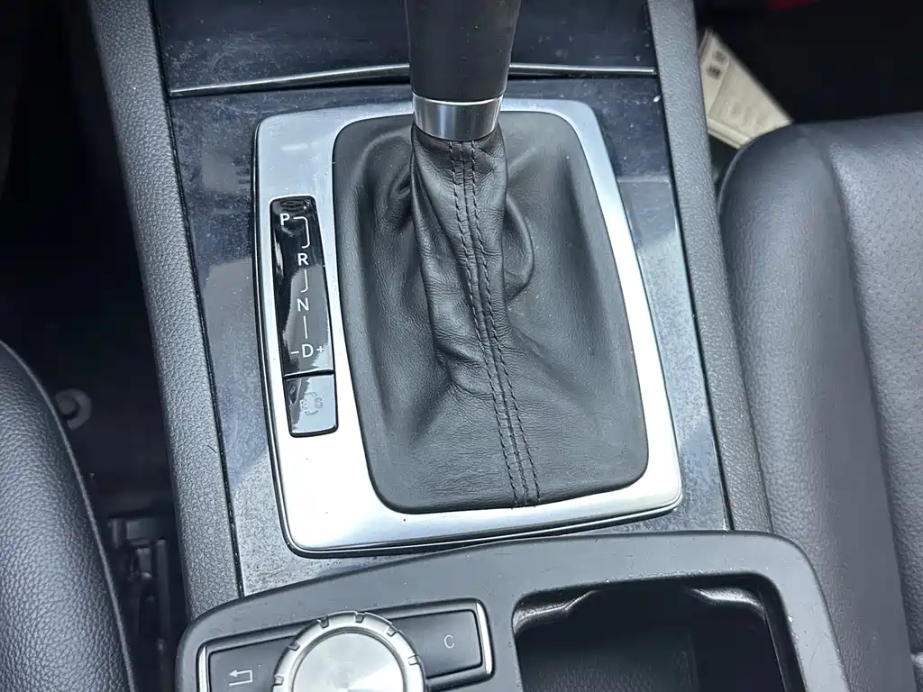 Mercedes-Benz C-Class 2013 C 180 Classic Grand Edition