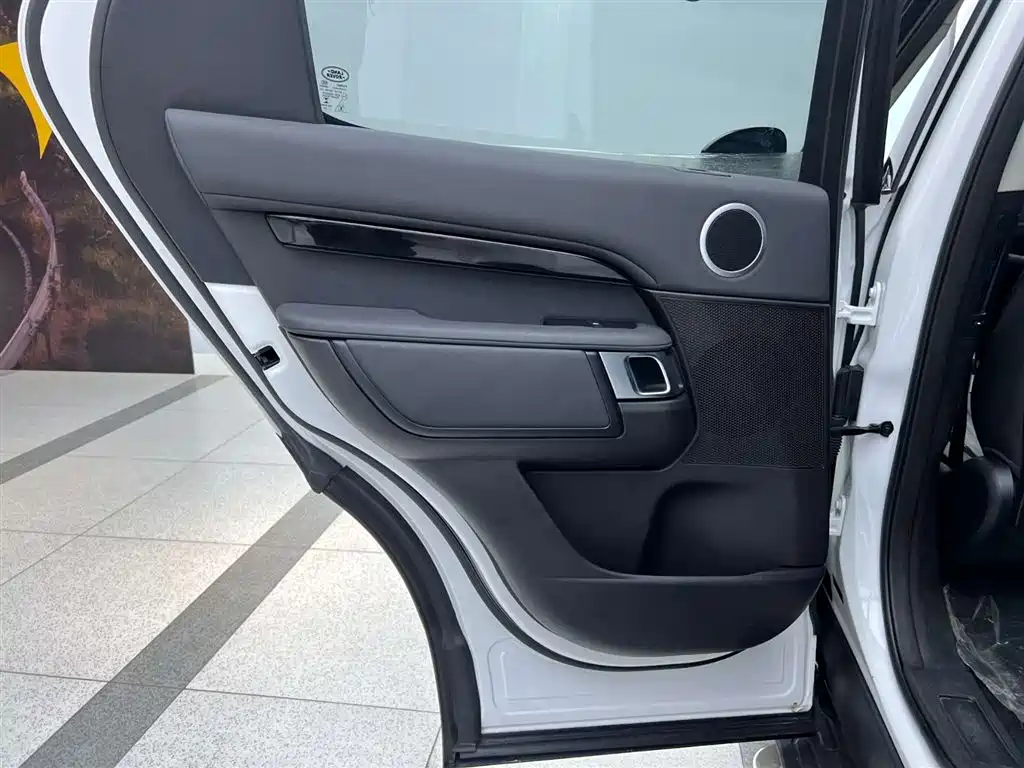 Land Rover Discovery 2017 3.0 SC V6 SE