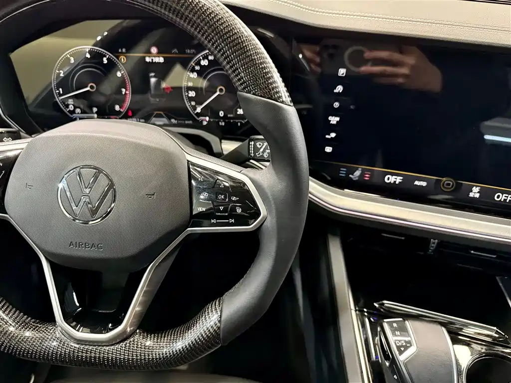 Volkswagen Touareg 2022 3.0 TSI R-Line Black Edition