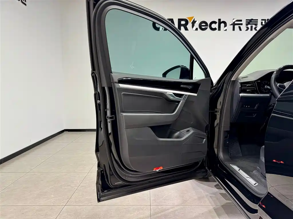 Volkswagen Touareg 2022 3.0 TSI R-Line Black Edition