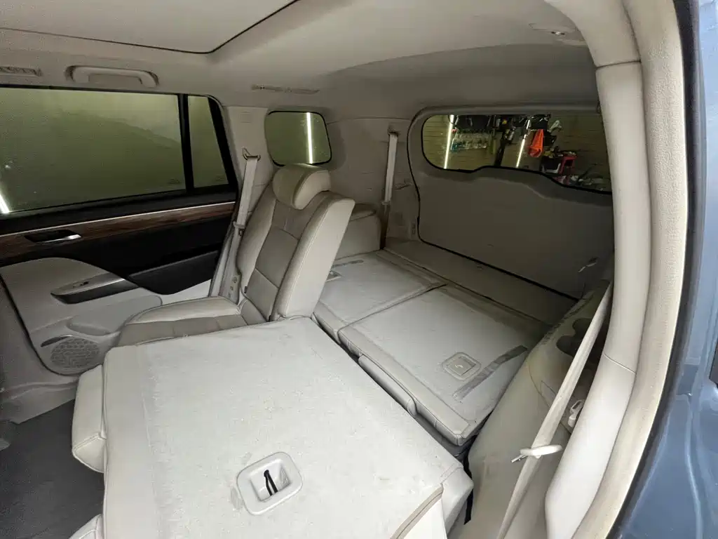 GAC Trumpchi GS8 2017 320T 2WD Luxury Smart Connect Edition (7-seater)