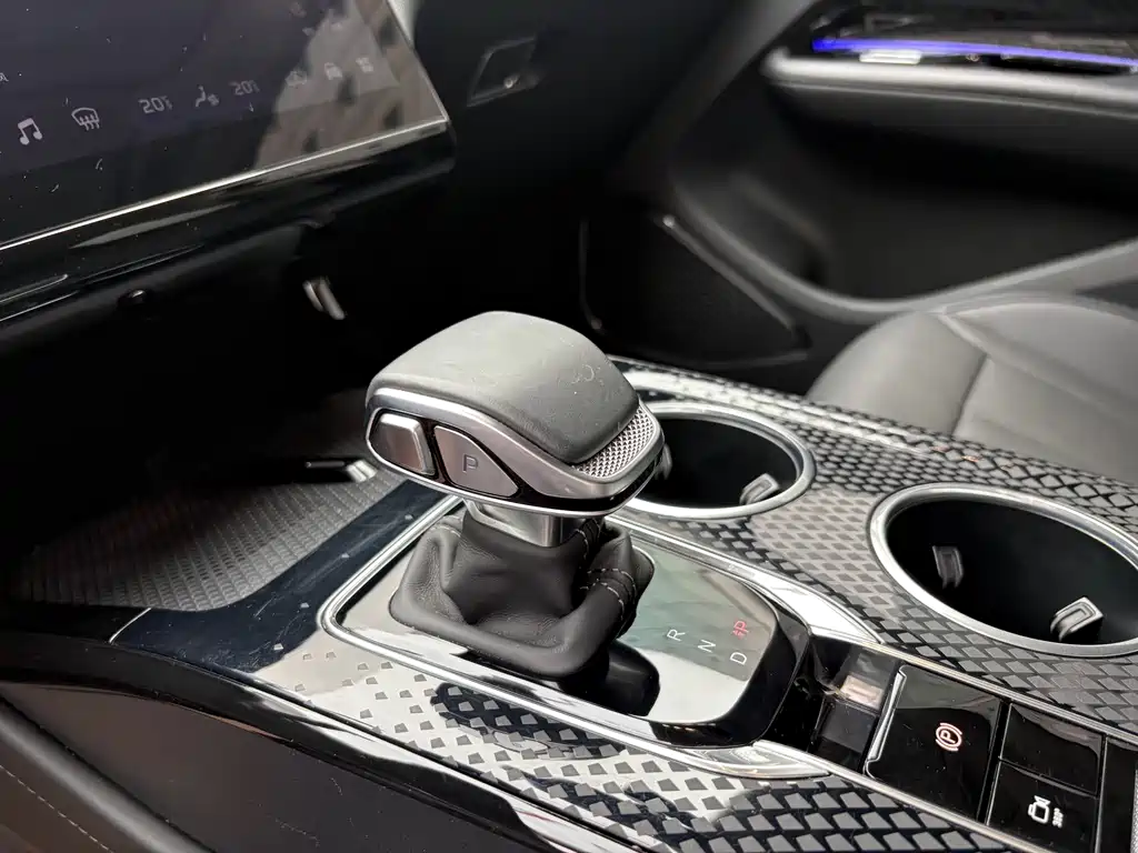 Hongqi HS3 PHEV 2024 115km Jinwei Edition