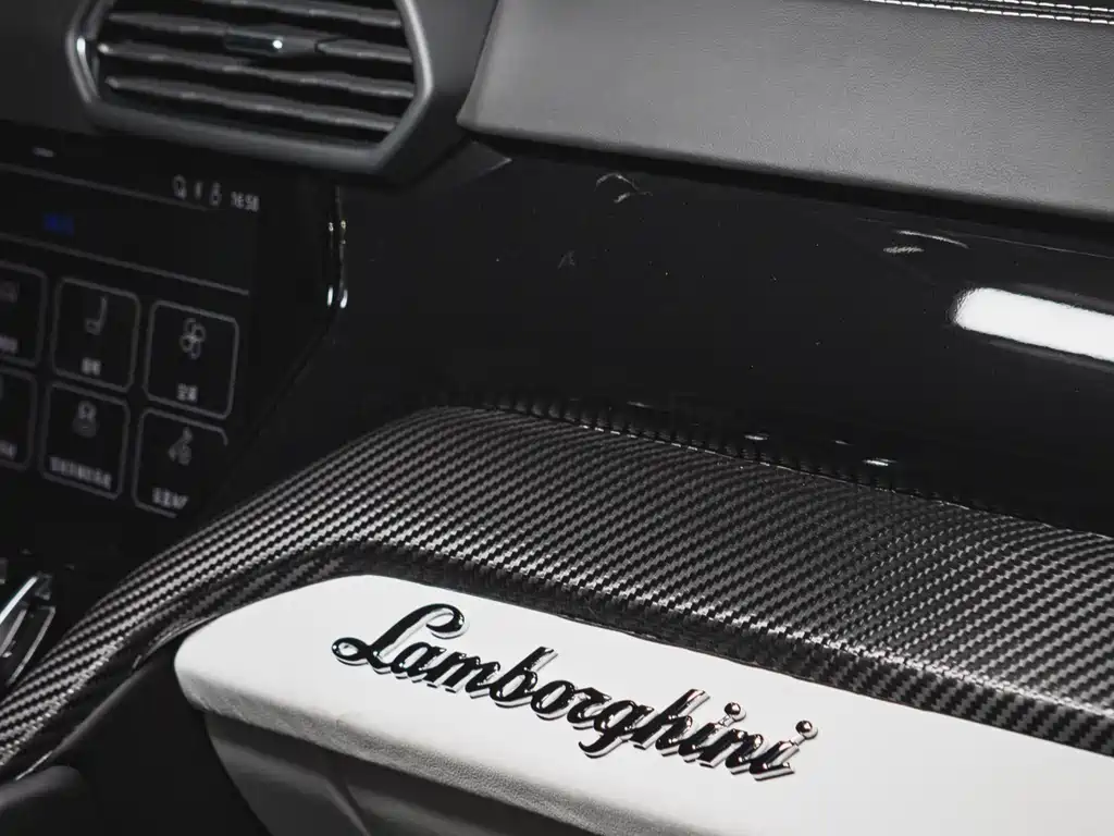 Lamborghini Urus 2021 4.0T V8