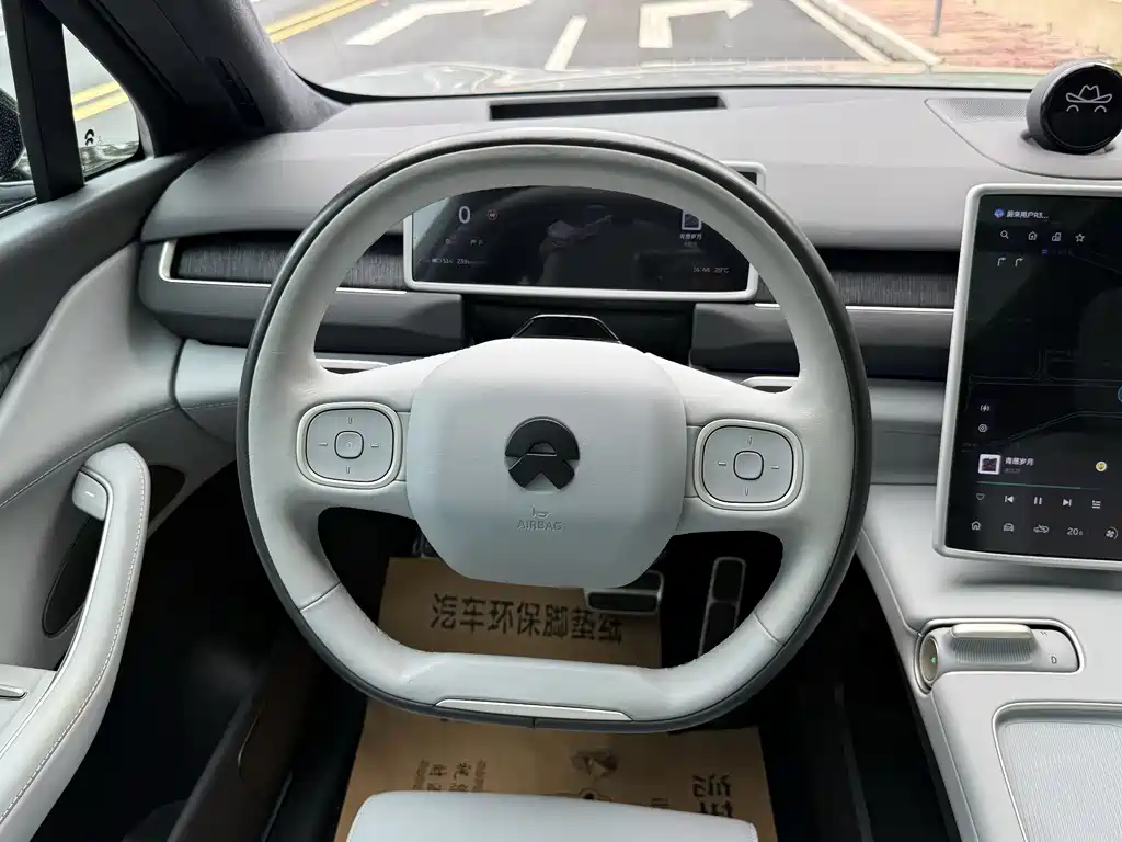 NIO ES8 2023 75kWh Executive Edition