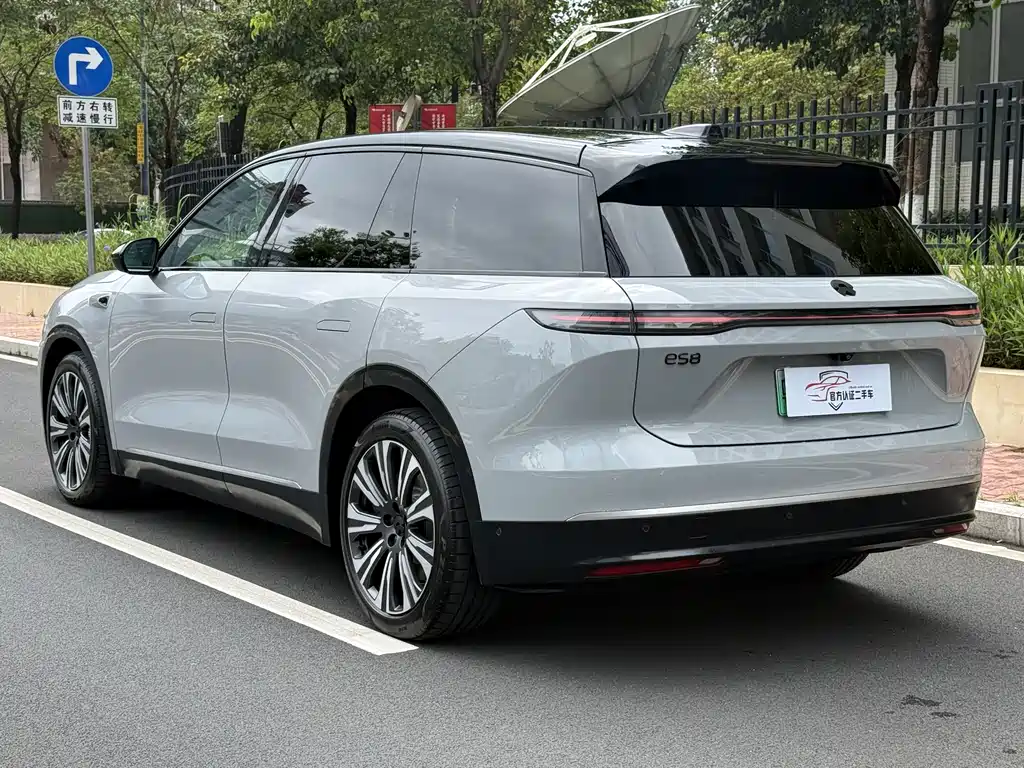NIO ES8 2023 75kWh Executive Edition