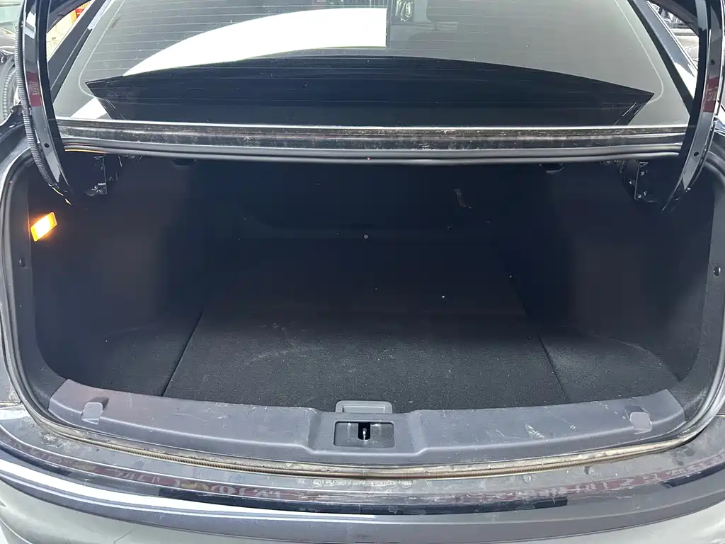 Hongqi E-QM5 2022 431km Charging Le Xiang Edition