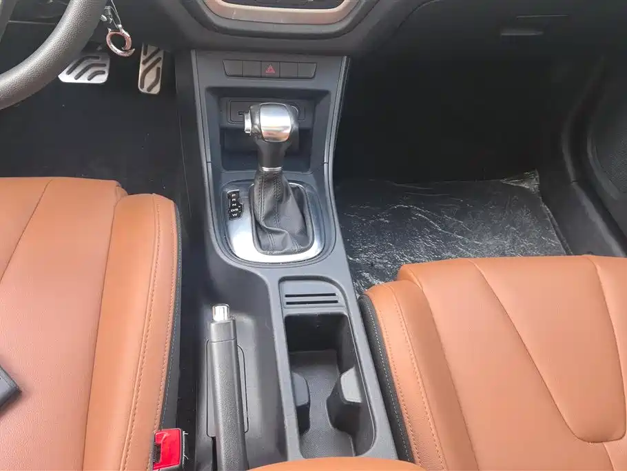 Roewe 360 2016 1.5T Automatic Value Luxury Edition