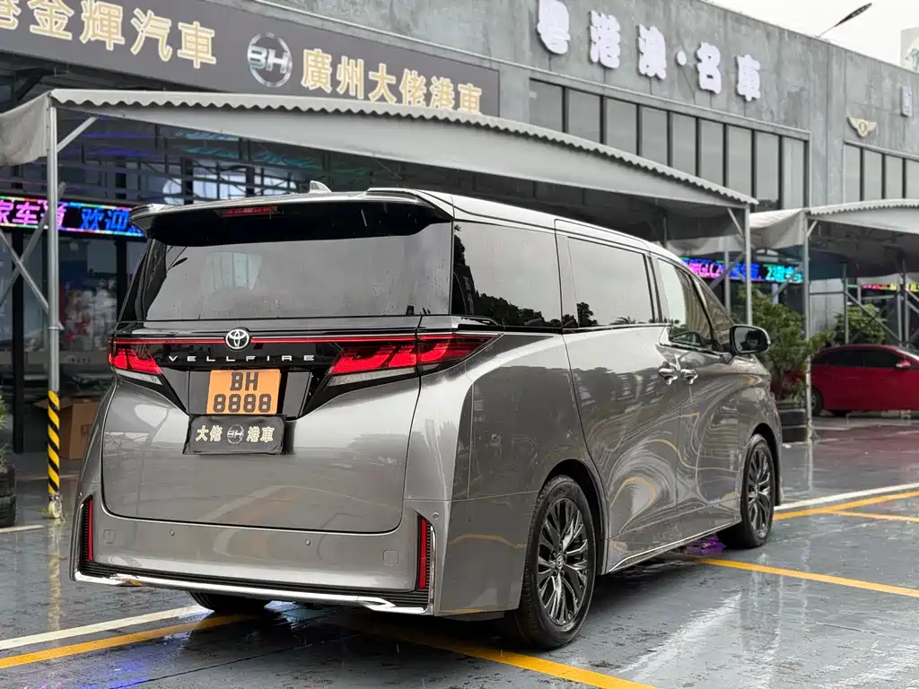 Toyota Vellfire 2025 2.4T Automatic