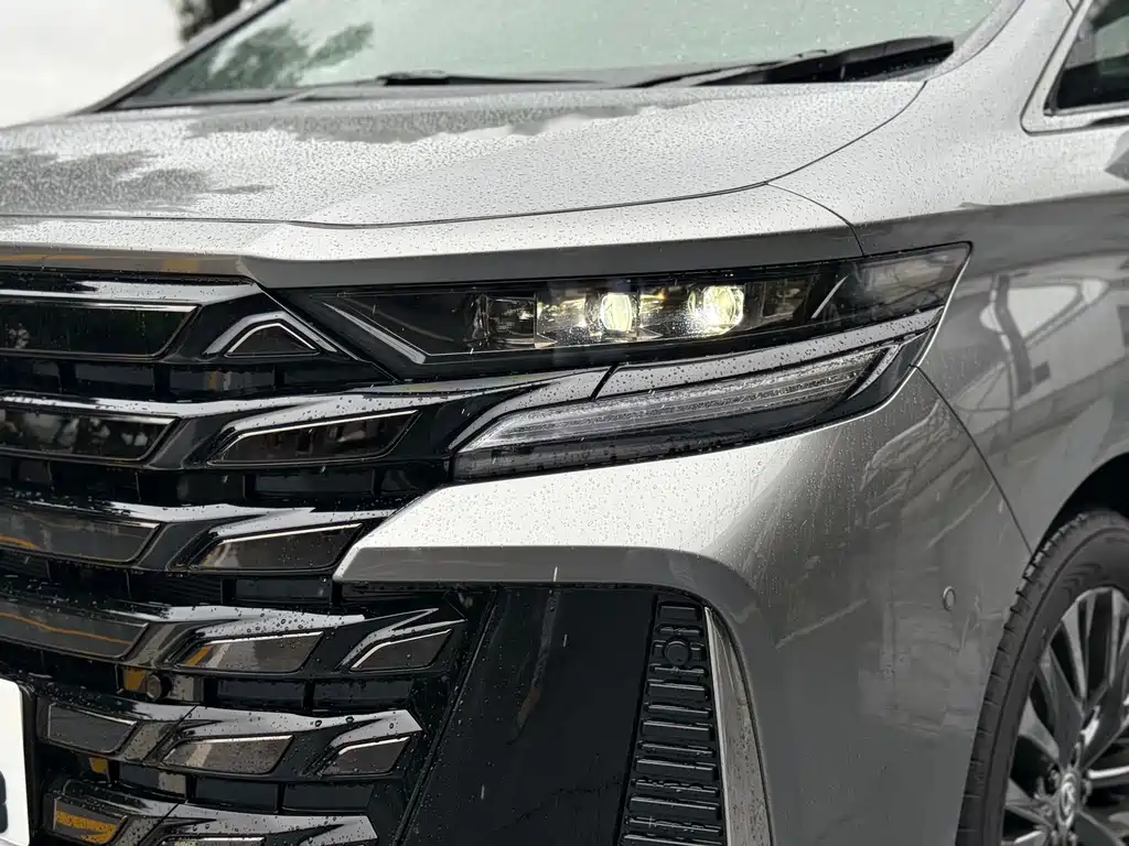 Toyota Vellfire 2025 2.4T Automatic